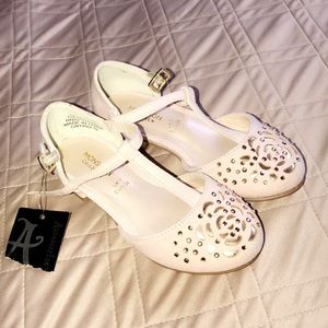 Brand new children’s shoes